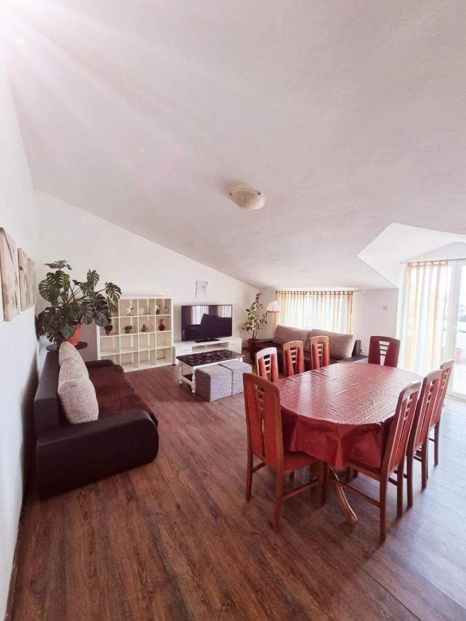 Apartments Nada クルク エクステリア 写真