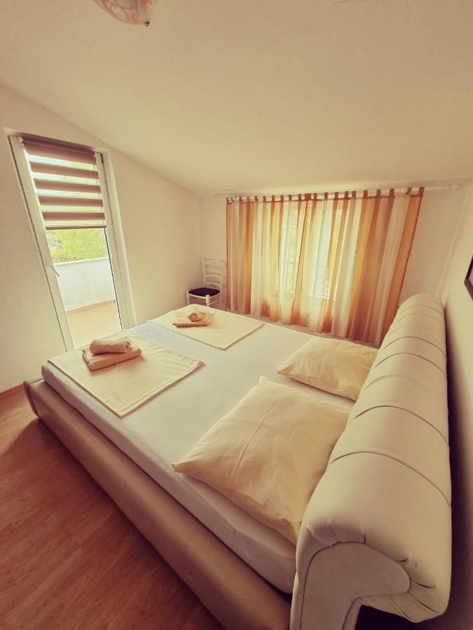 Apartments Nada クルク エクステリア 写真